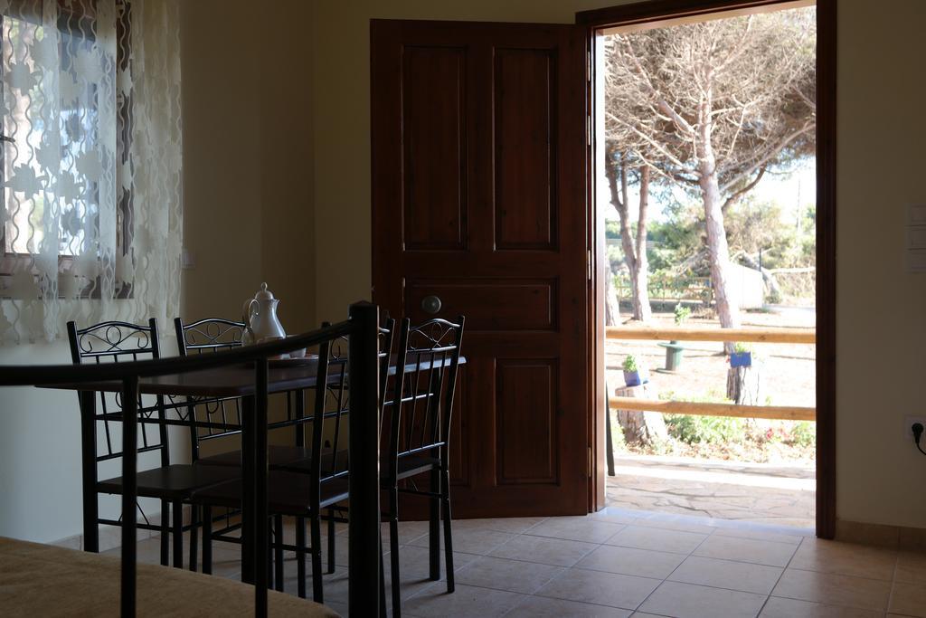 Armiriki Apartments Κορακοχώρι Εξωτερικό φωτογραφία